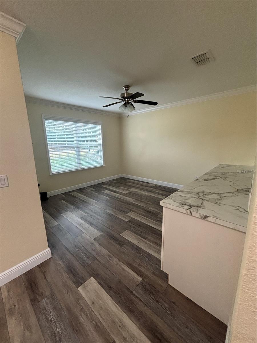 Image 6 of 62 For 1159 Macfarlane Avenue