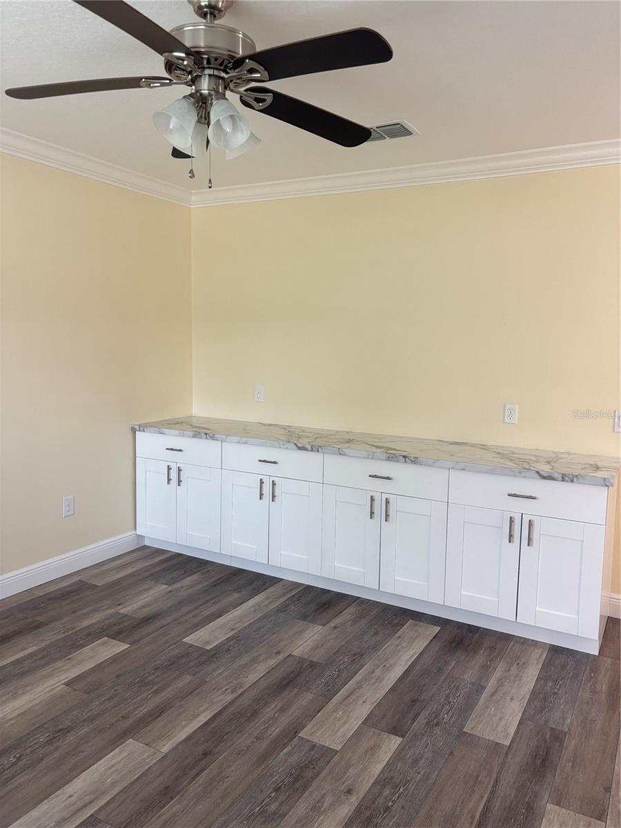 Image 7 of 62 For 1159 Macfarlane Avenue