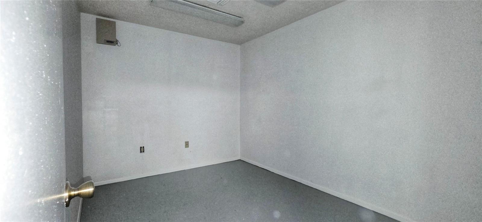 Image 14 of 22 For 7418 Community Court