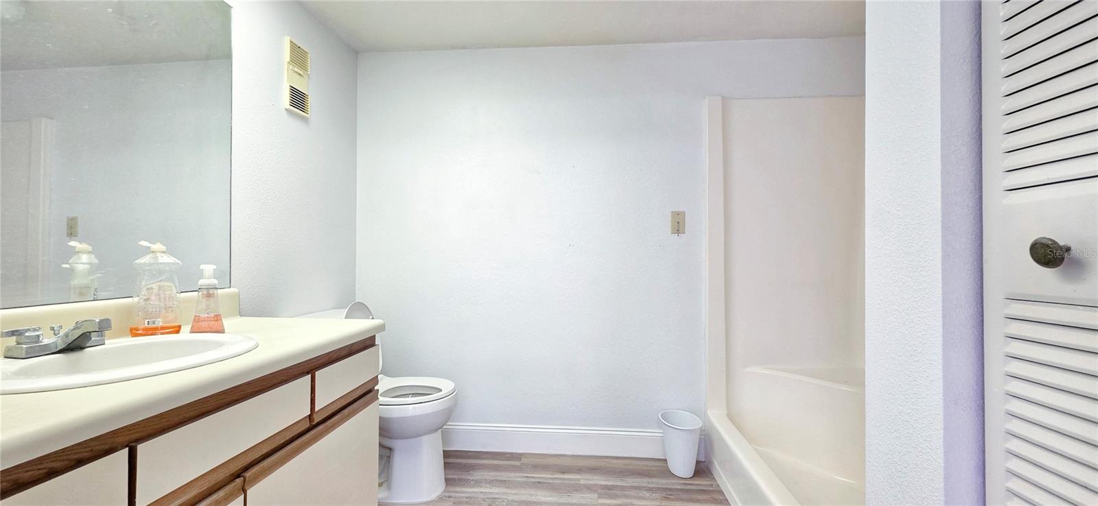 Image 20 of 22 For 7418 Community Court