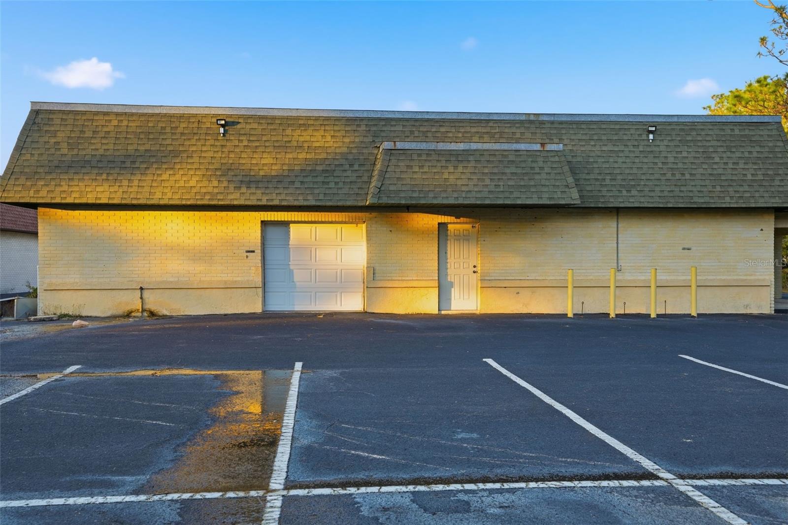 Image 33 of 72 For 15010 Cortez Boulevard