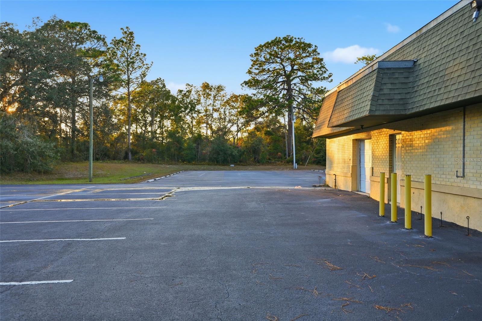 Image 37 of 72 For 15010 Cortez Boulevard