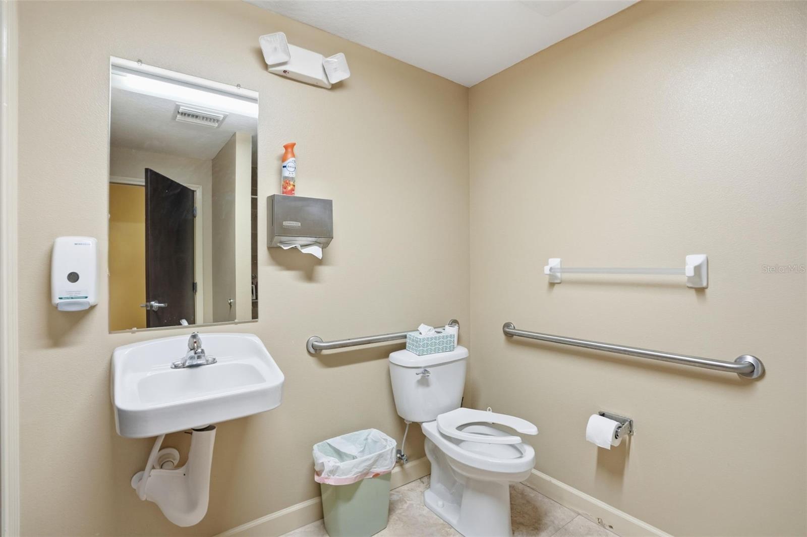 Image 46 of 72 For 15010 Cortez Boulevard