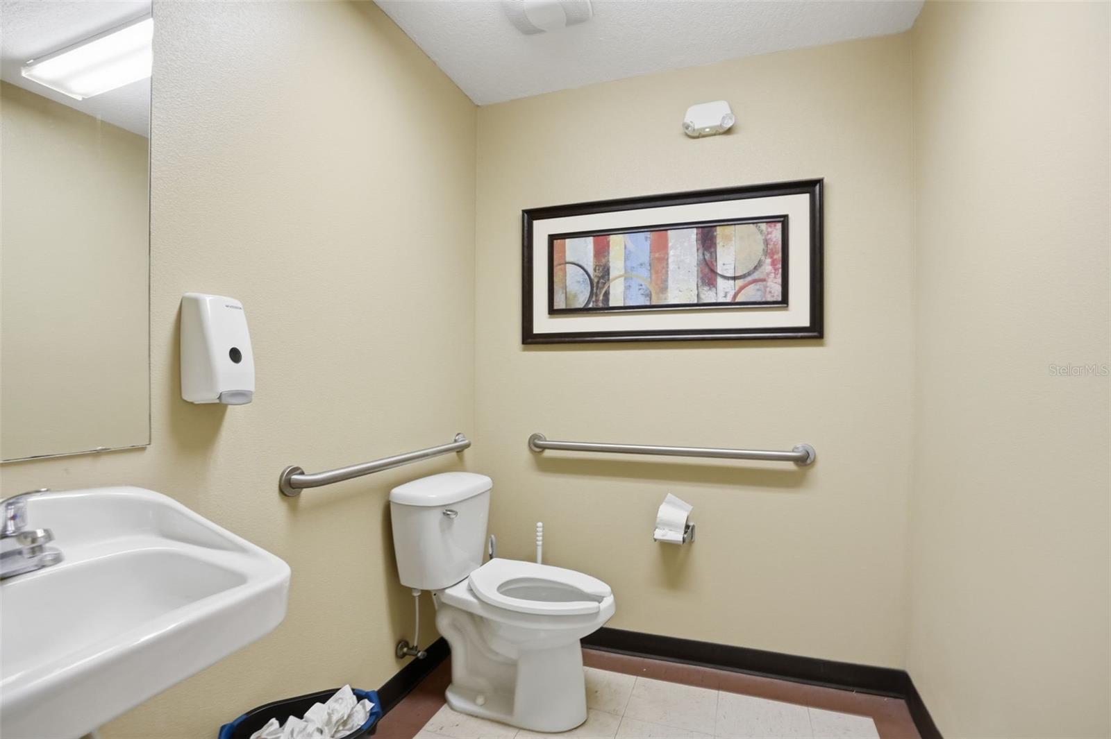 Image 47 of 72 For 15010 Cortez Boulevard