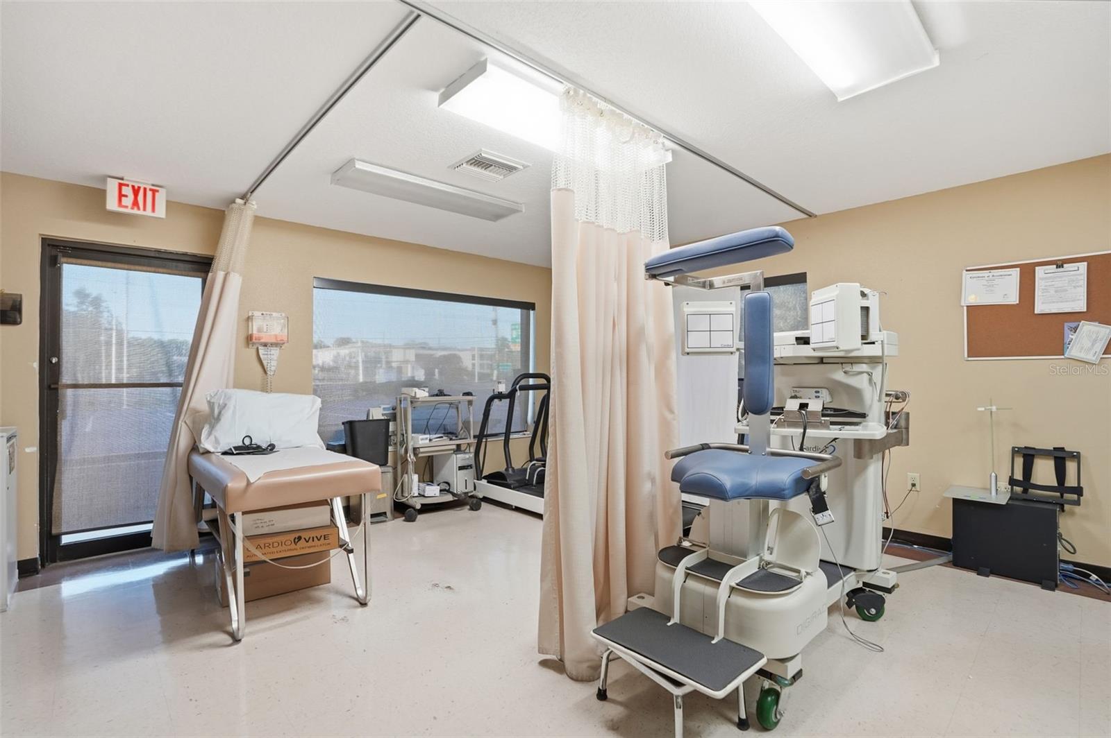 Image 48 of 72 For 15010 Cortez Boulevard