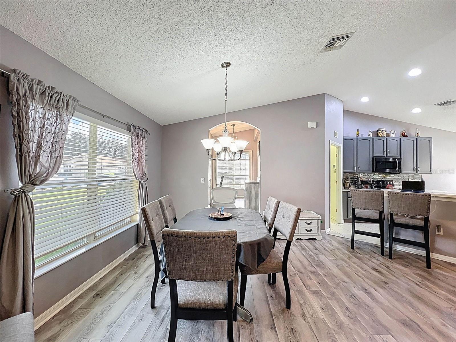 Image 11 of 61 For 189 Center Oak Circle