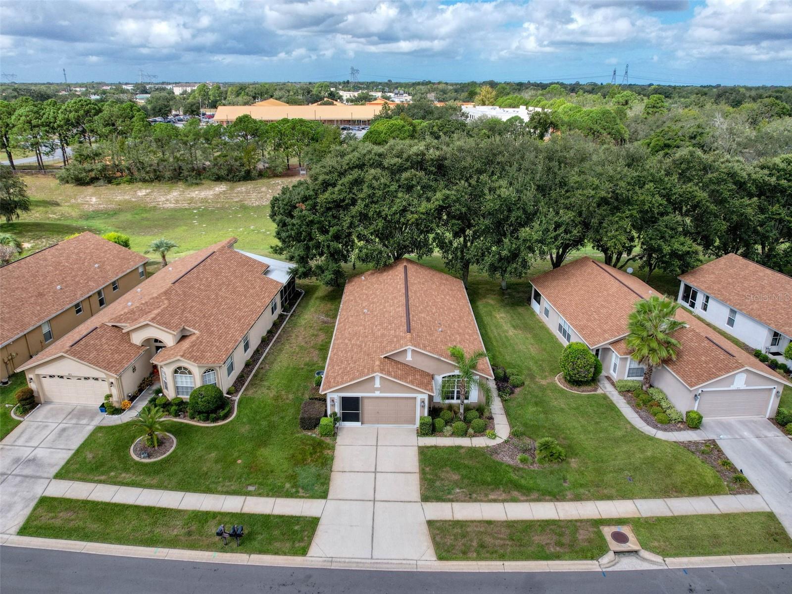 Image 4 of 61 For 189 Center Oak Circle