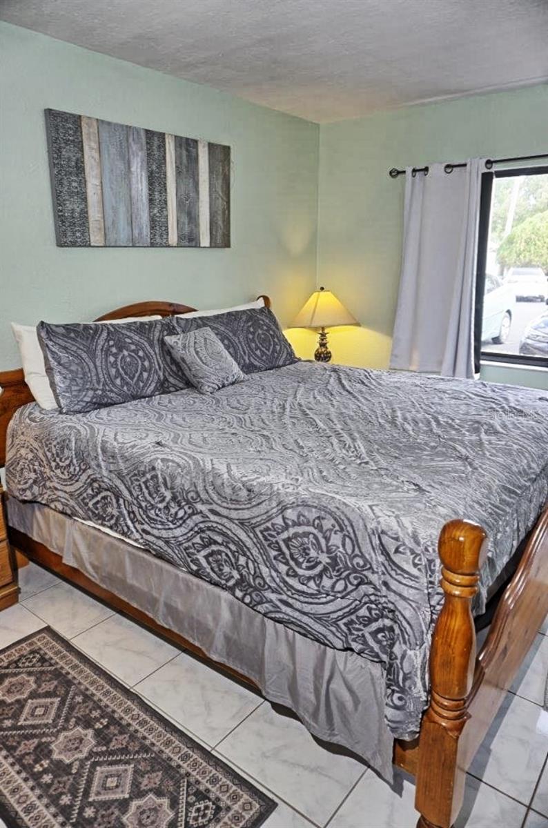 Image 13 of 34 For 20921 Haulover Cove F5