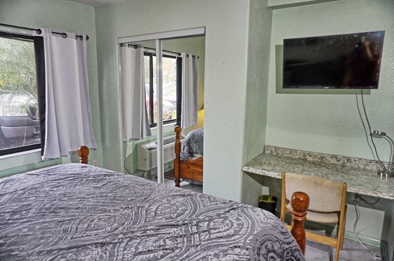 Image 15 of 34 For 20921 Haulover Cove F5