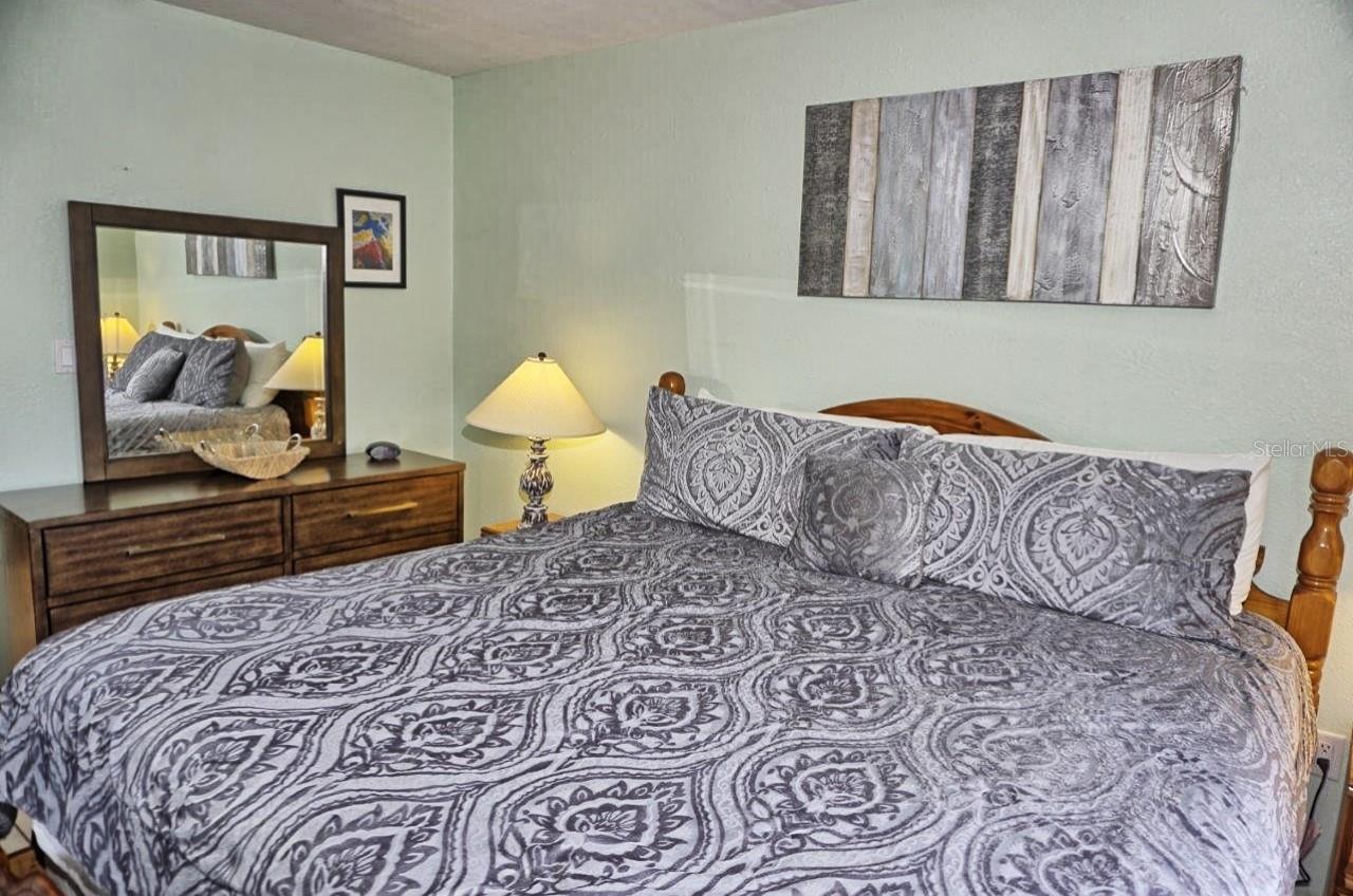 Image 16 of 34 For 20921 Haulover Cove F5