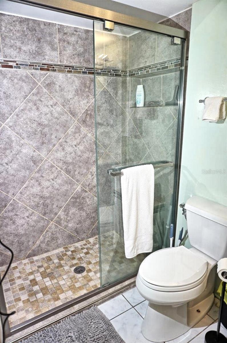 Image 20 of 34 For 20921 Haulover Cove F5