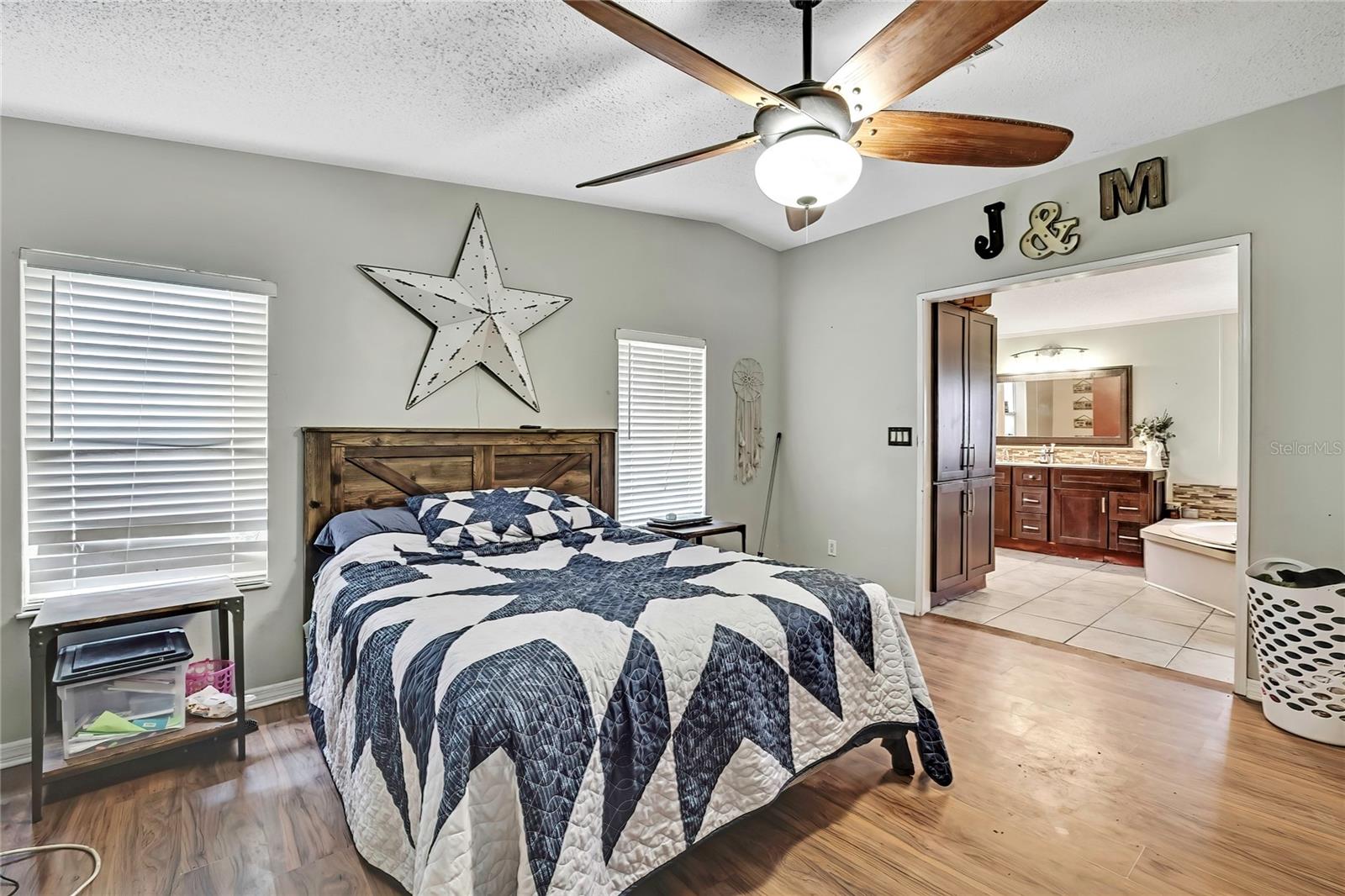 Image 19 of 37 For 28470 Soaring Hawk Lane