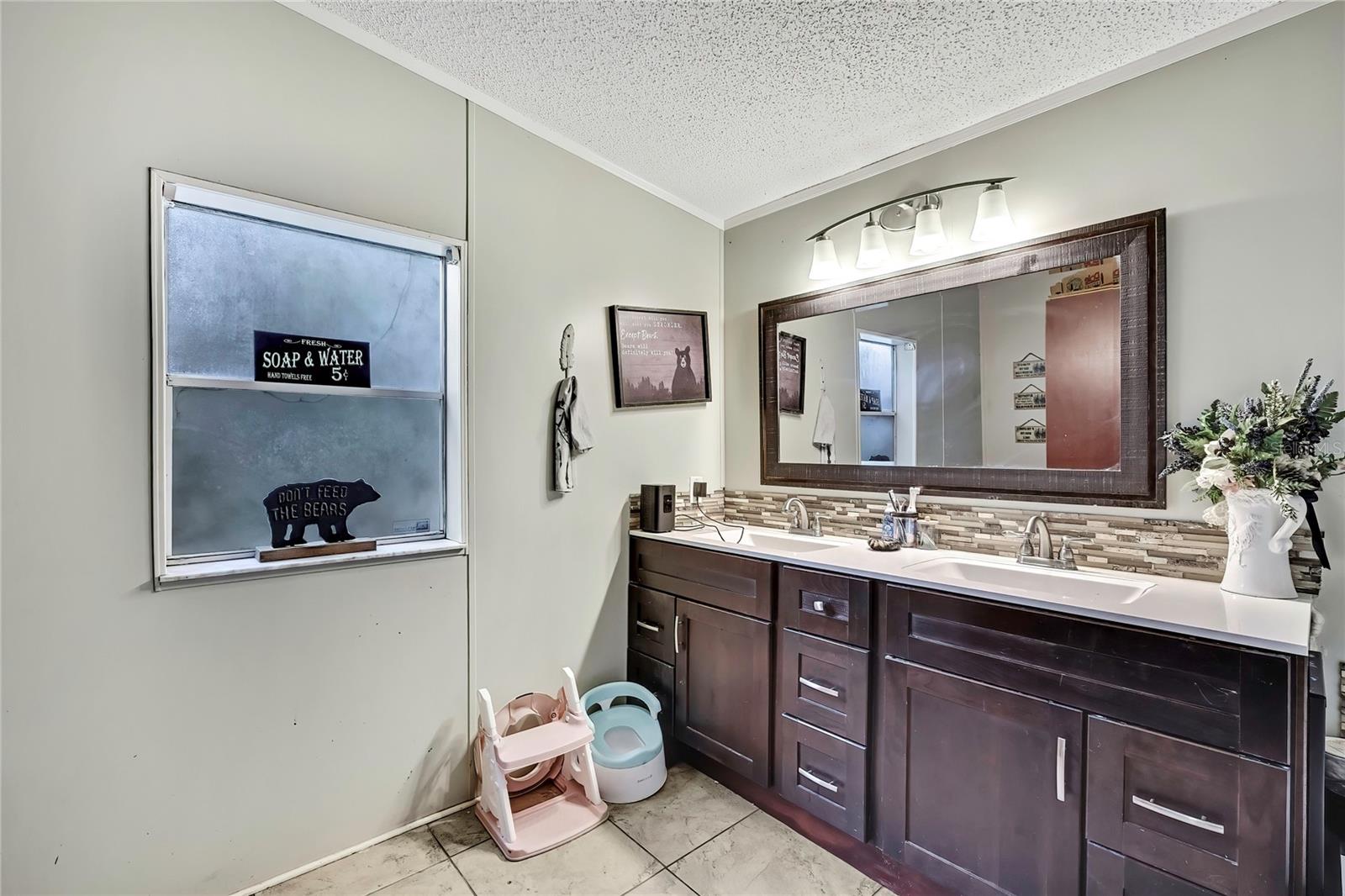 Image 22 of 37 For 28470 Soaring Hawk Lane