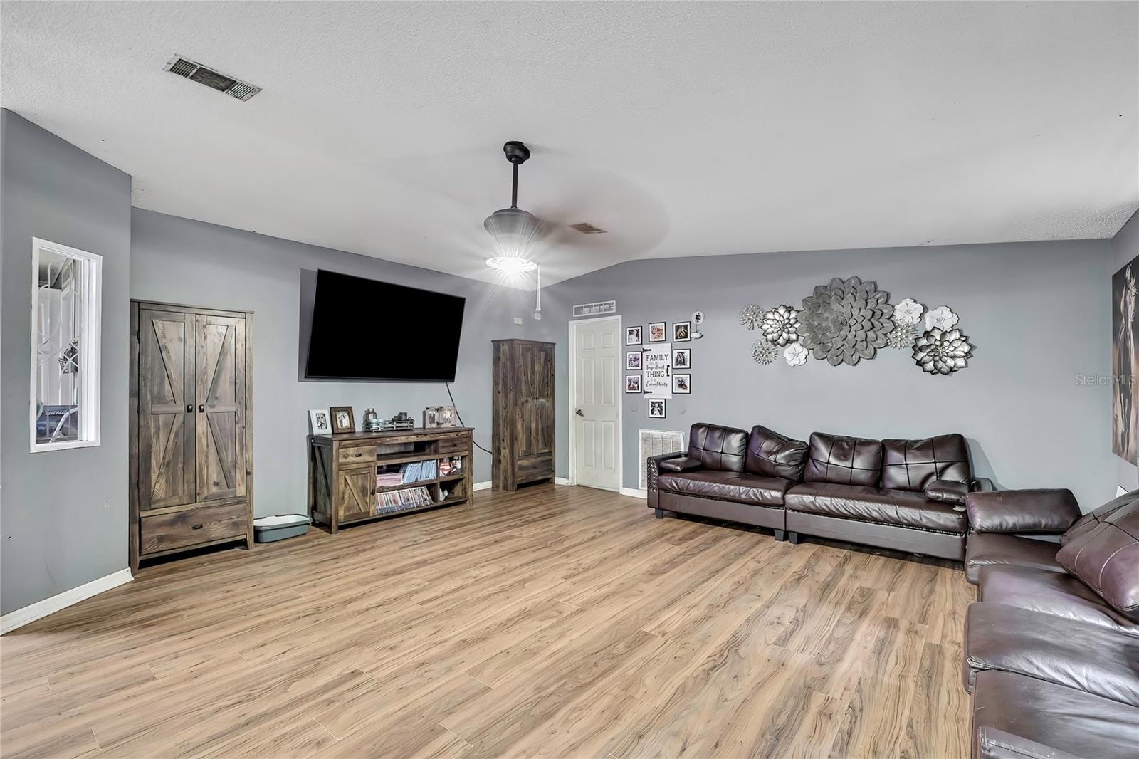 Image 5 of 37 For 28470 Soaring Hawk Lane