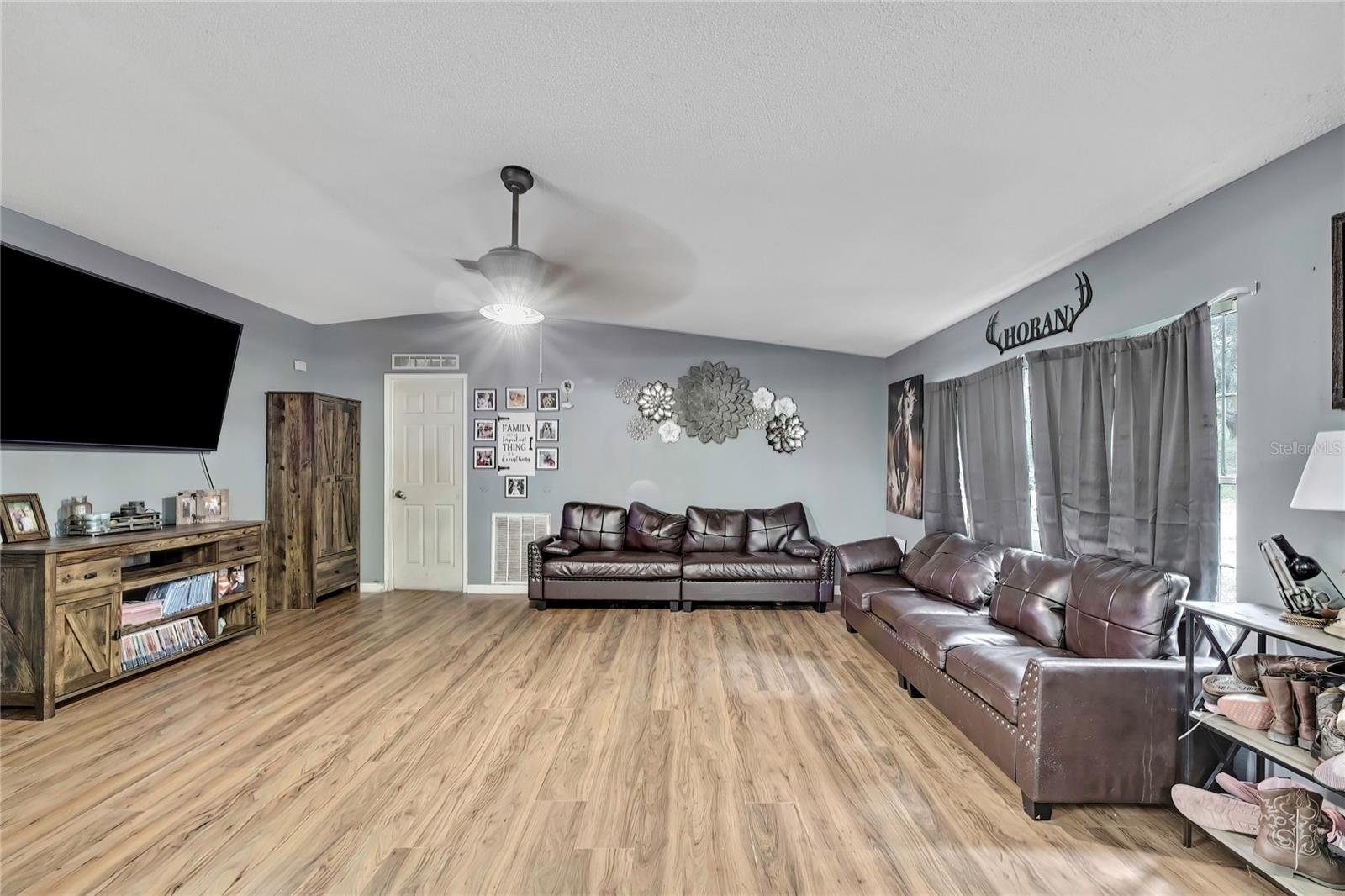 Image 6 of 37 For 28470 Soaring Hawk Lane