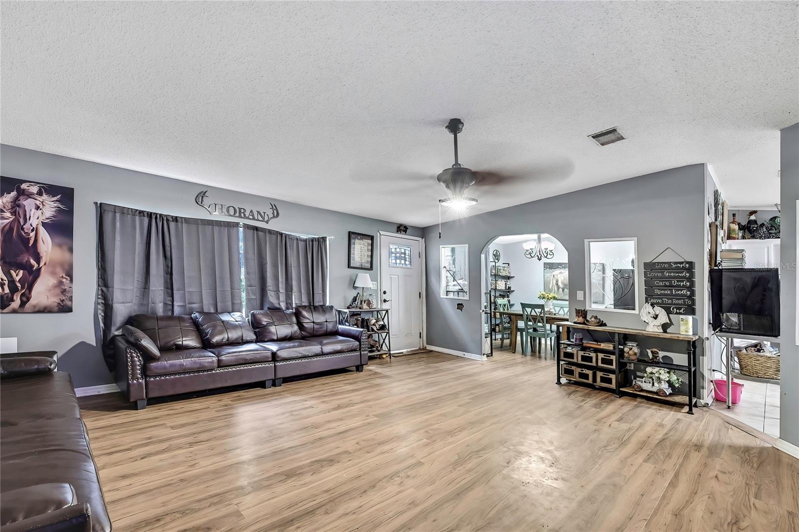 Image 8 of 37 For 28470 Soaring Hawk Lane