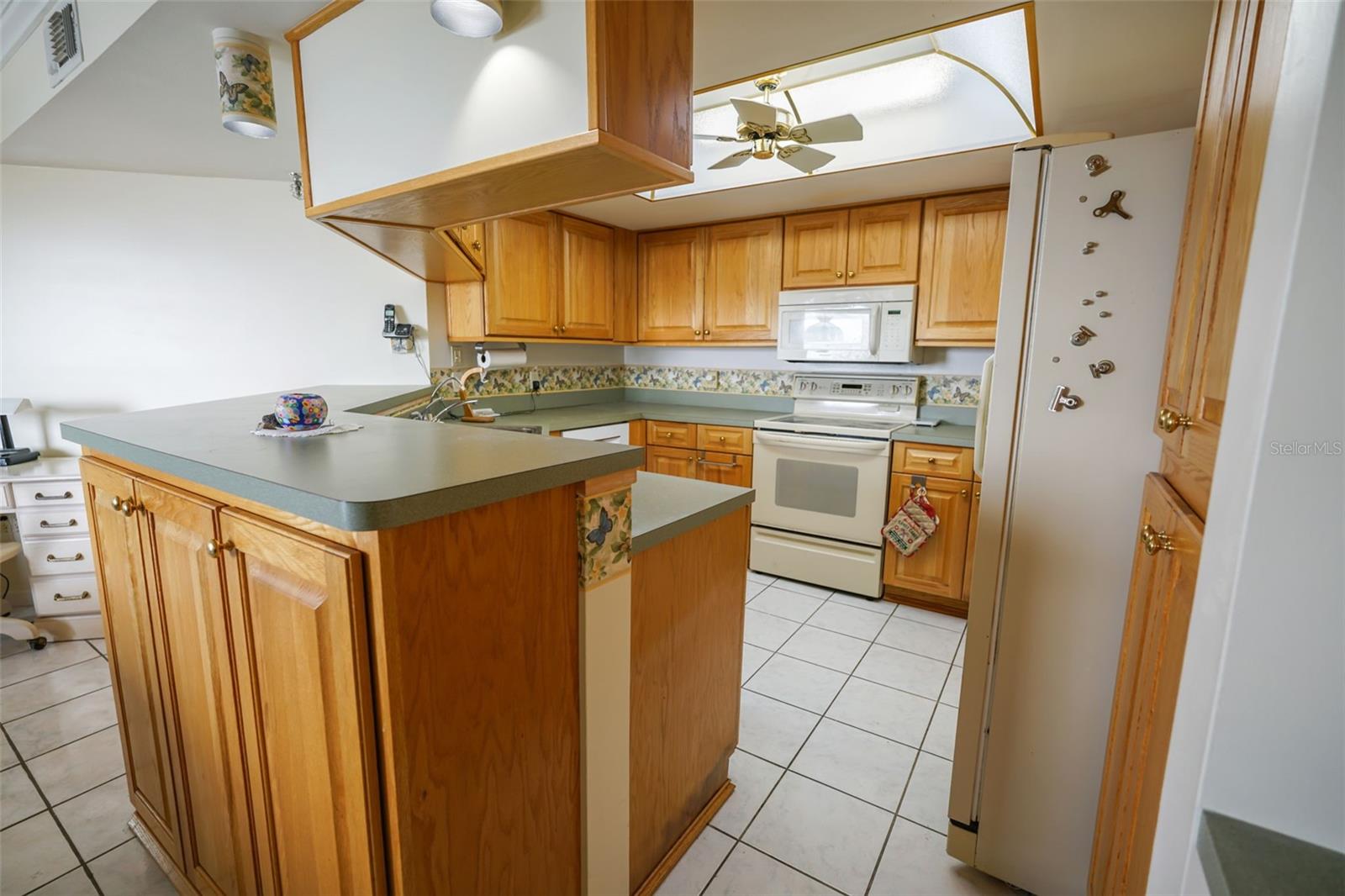 Image 11 of 61 For 6035 Sea Ranch Drive 800