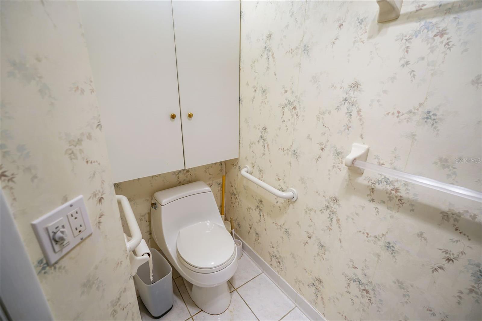 Image 32 of 61 For 6035 Sea Ranch Drive 800