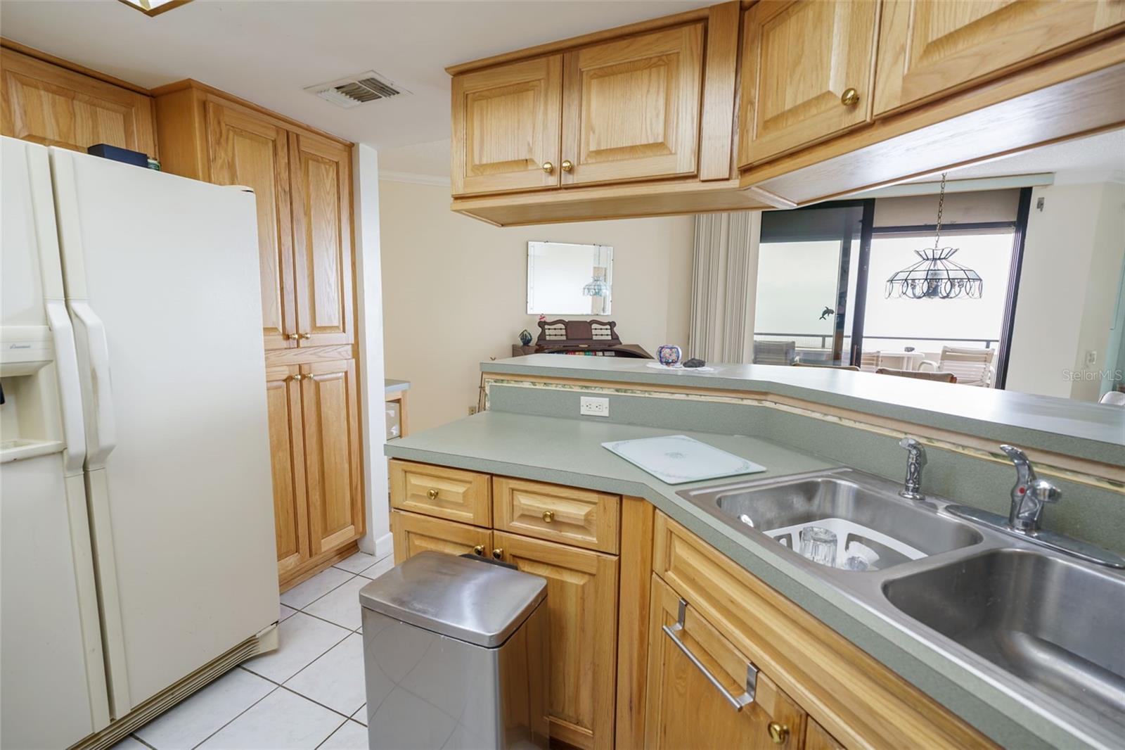 Image 8 of 61 For 6035 Sea Ranch Drive 800