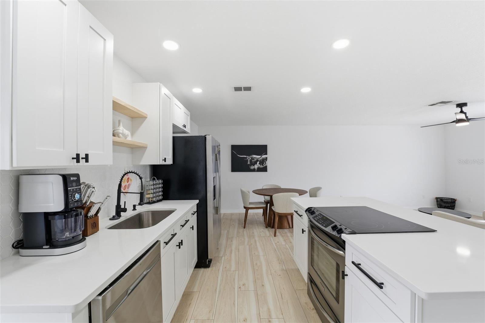 Image 11 of 22 For 8025 San Fernando Drive