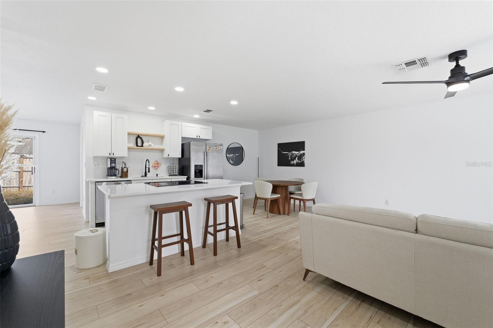 Image 3 of 22 For 8025 San Fernando Drive