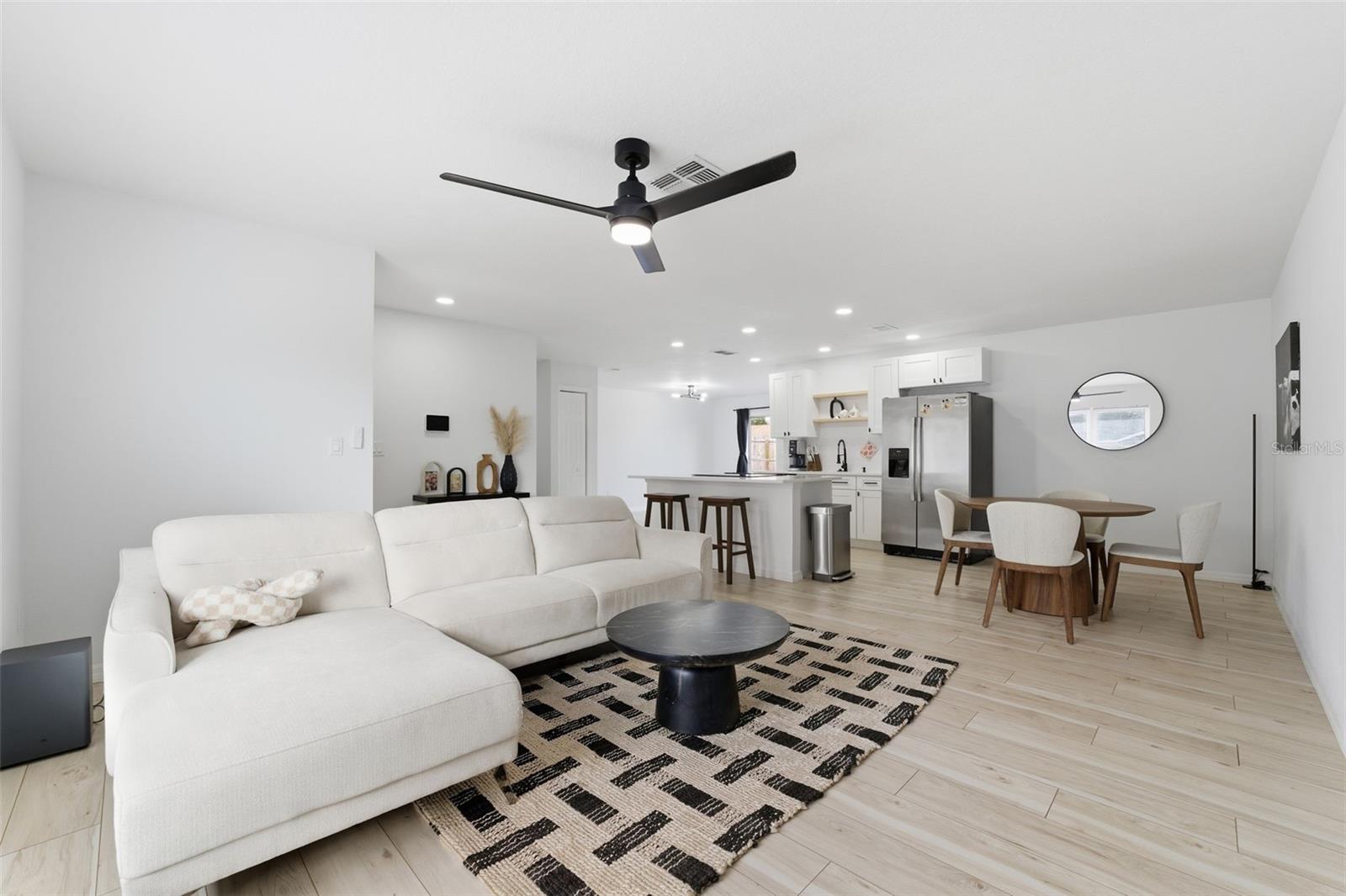 Image 6 of 22 For 8025 San Fernando Drive