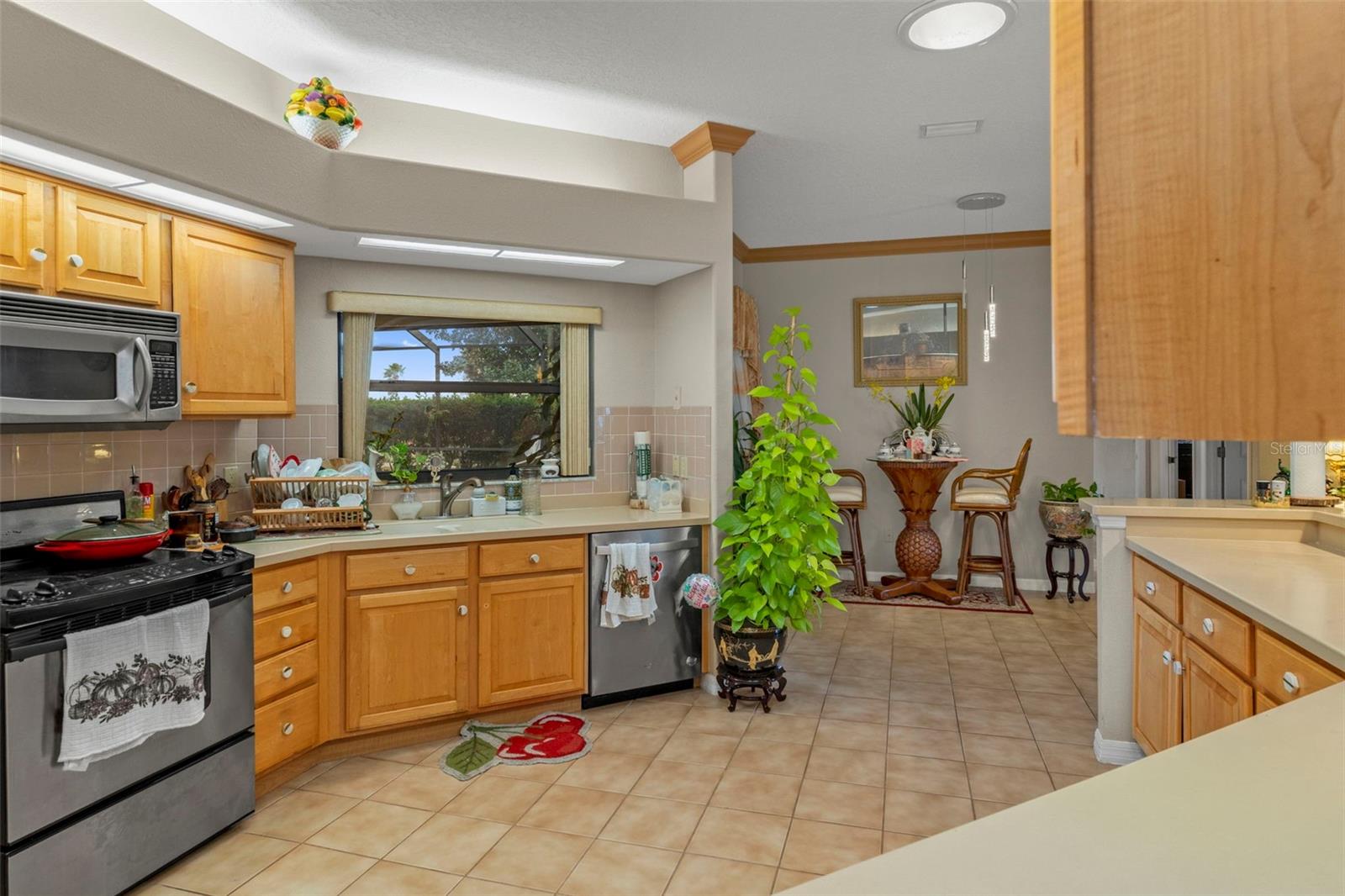 Image 13 of 34 For 129 Skyflower Point