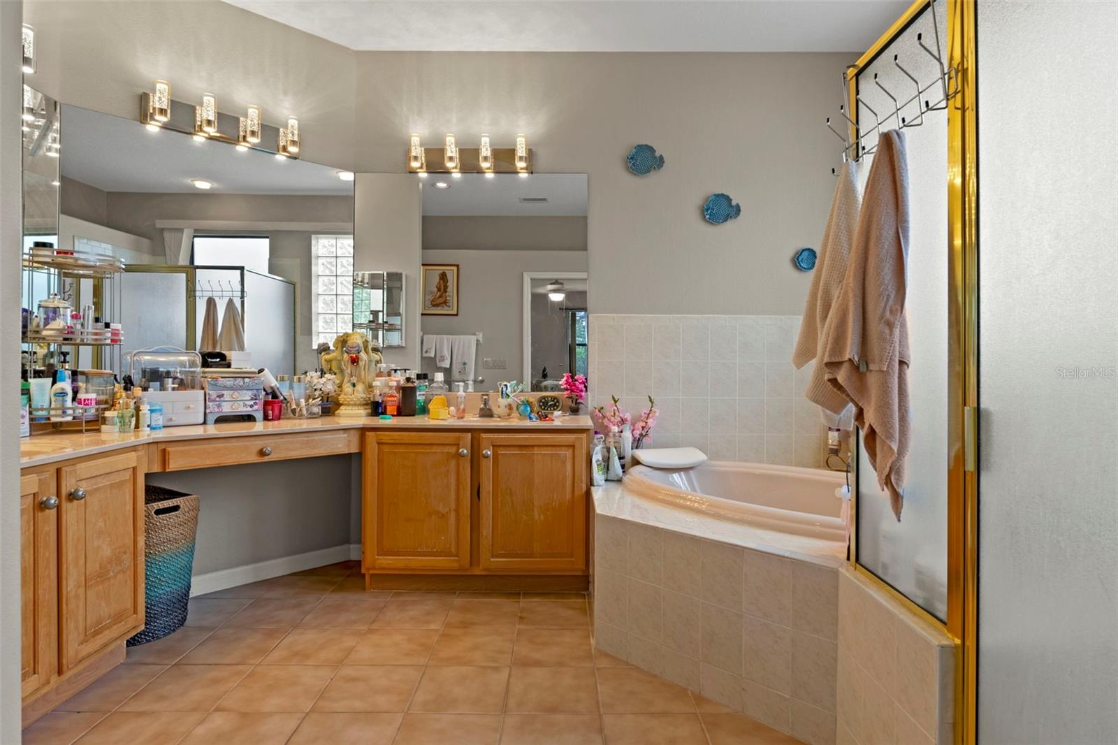 Image 21 of 34 For 129 Skyflower Point