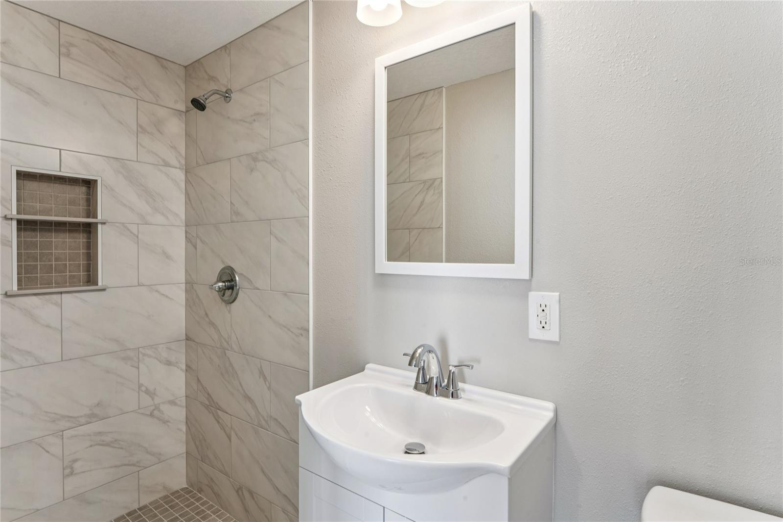 Listing photo id 24 for 3701 Devonshire Drive