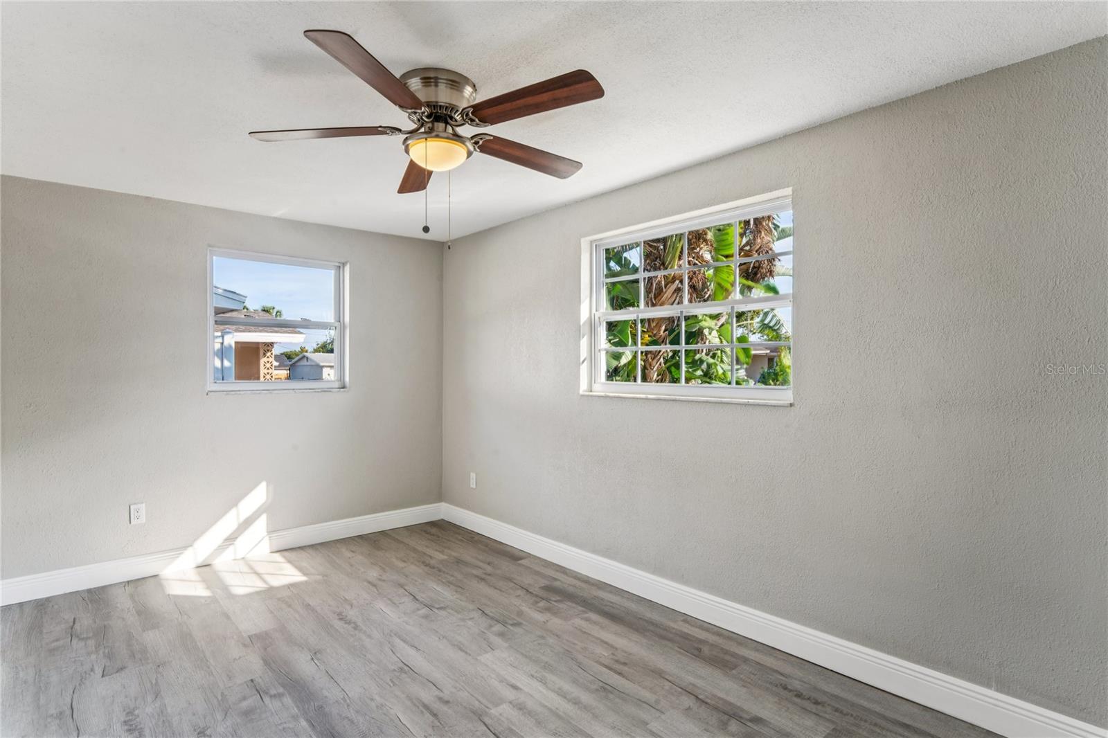 Listing photo id 26 for 3701 Devonshire Drive