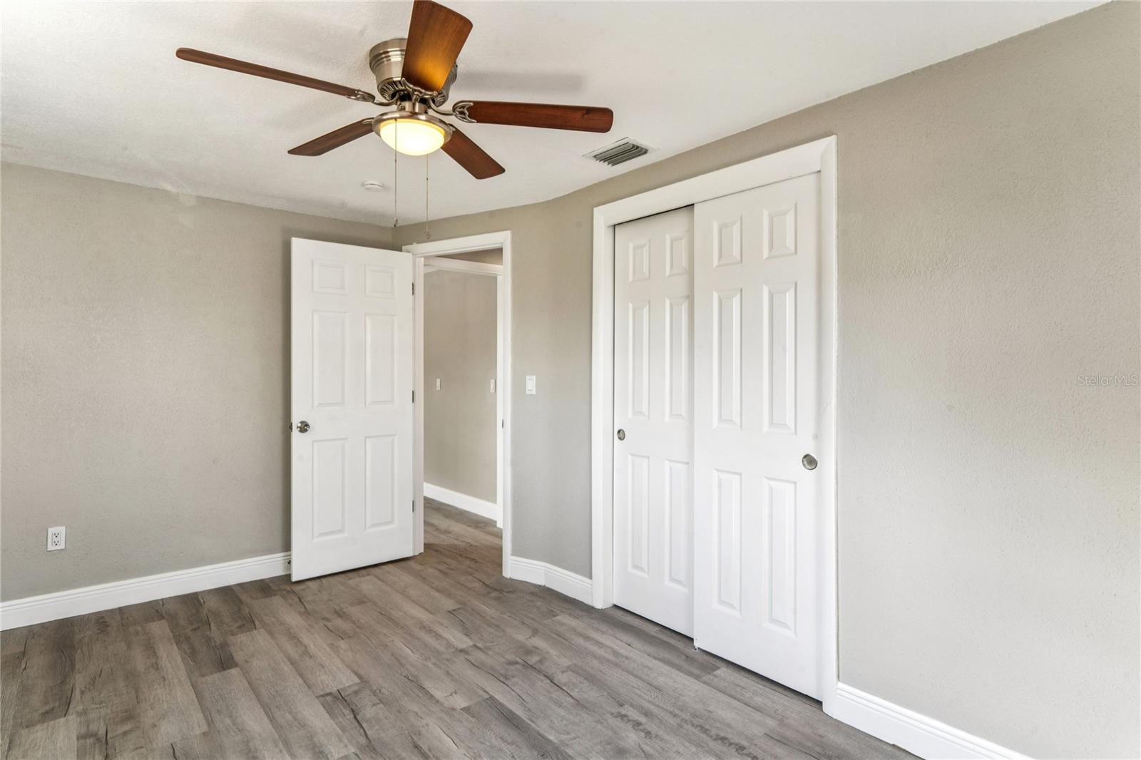 Listing photo id 27 for 3701 Devonshire Drive