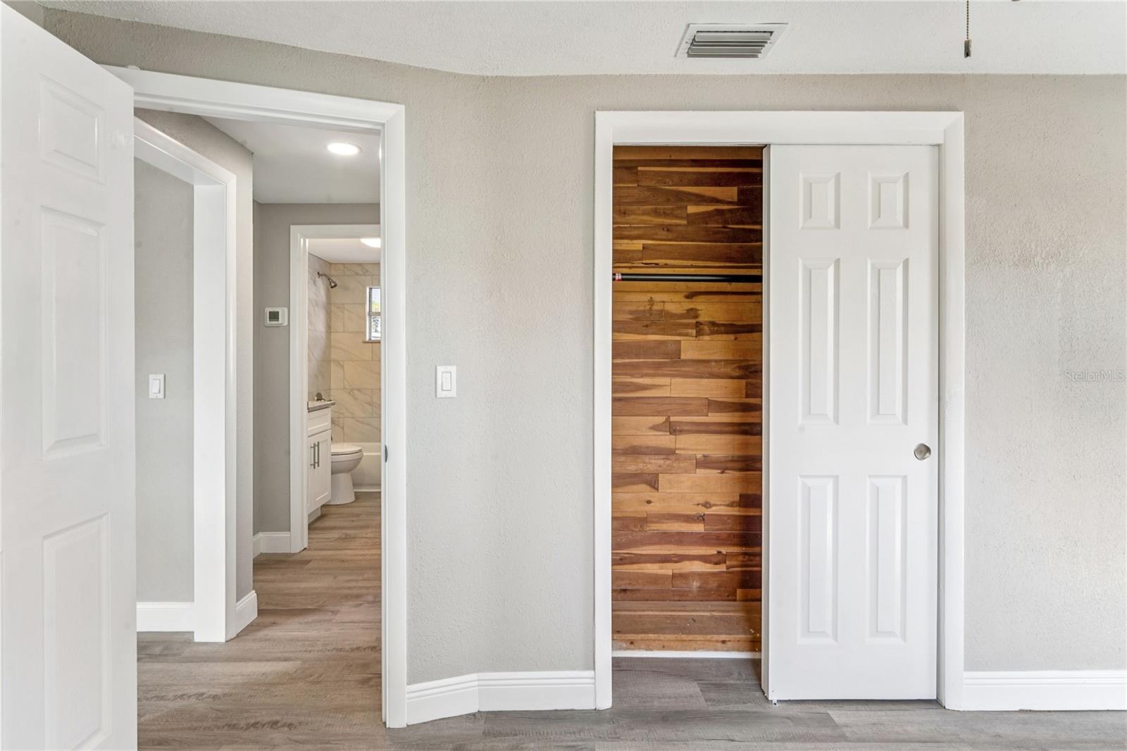 Listing photo id 28 for 3701 Devonshire Drive