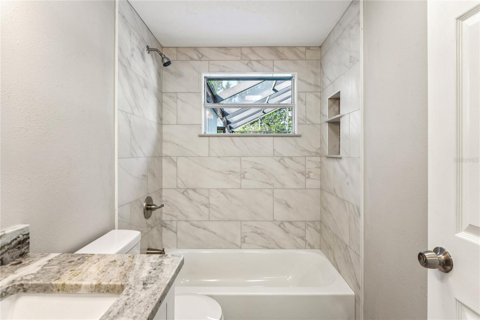 Listing photo id 30 for 3701 Devonshire Drive