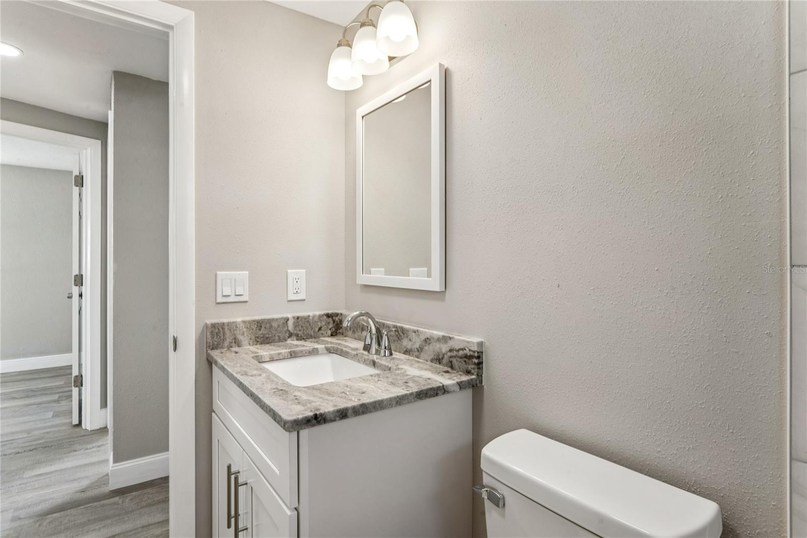 Listing photo id 31 for 3701 Devonshire Drive