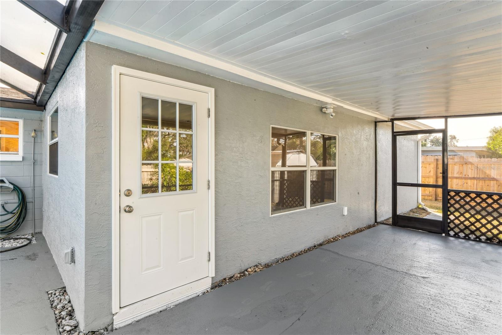 Listing photo id 35 for 3701 Devonshire Drive