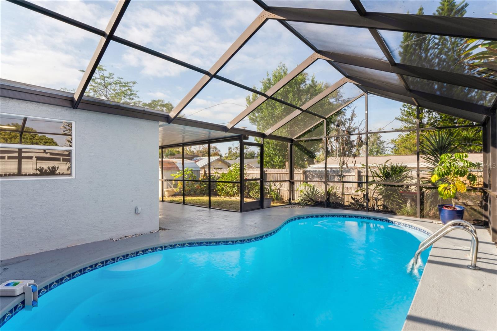 Listing photo id 40 for 3701 Devonshire Drive