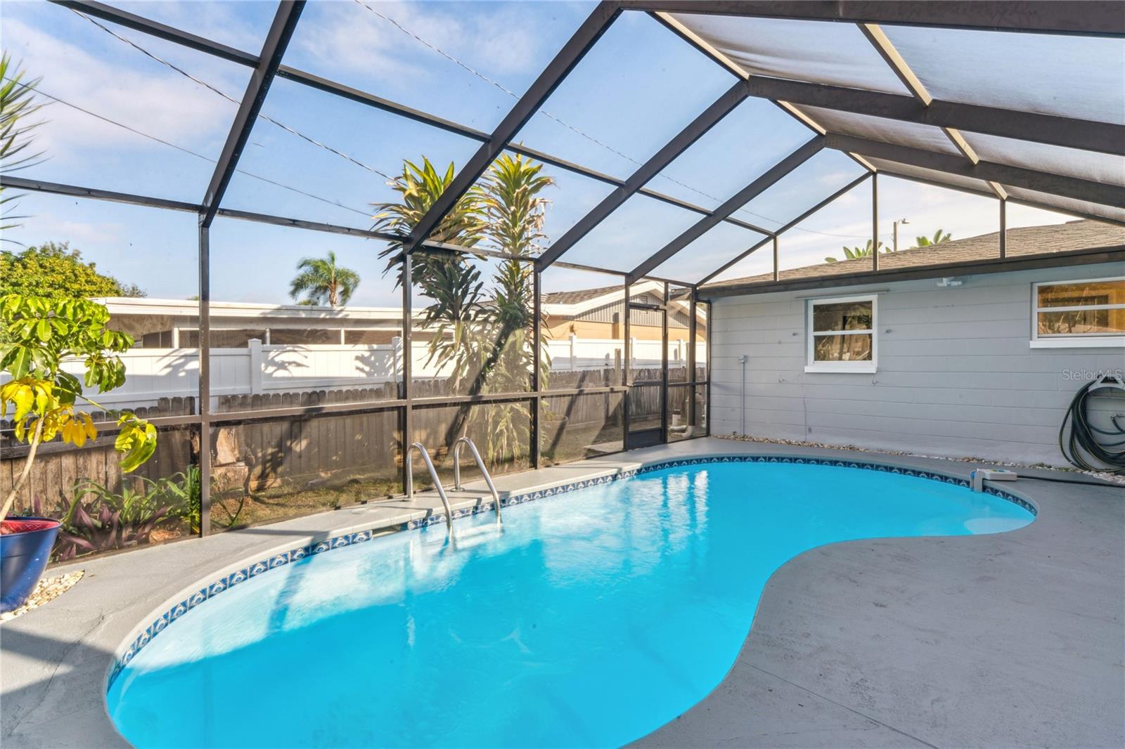 Listing photo id 41 for 3701 Devonshire Drive