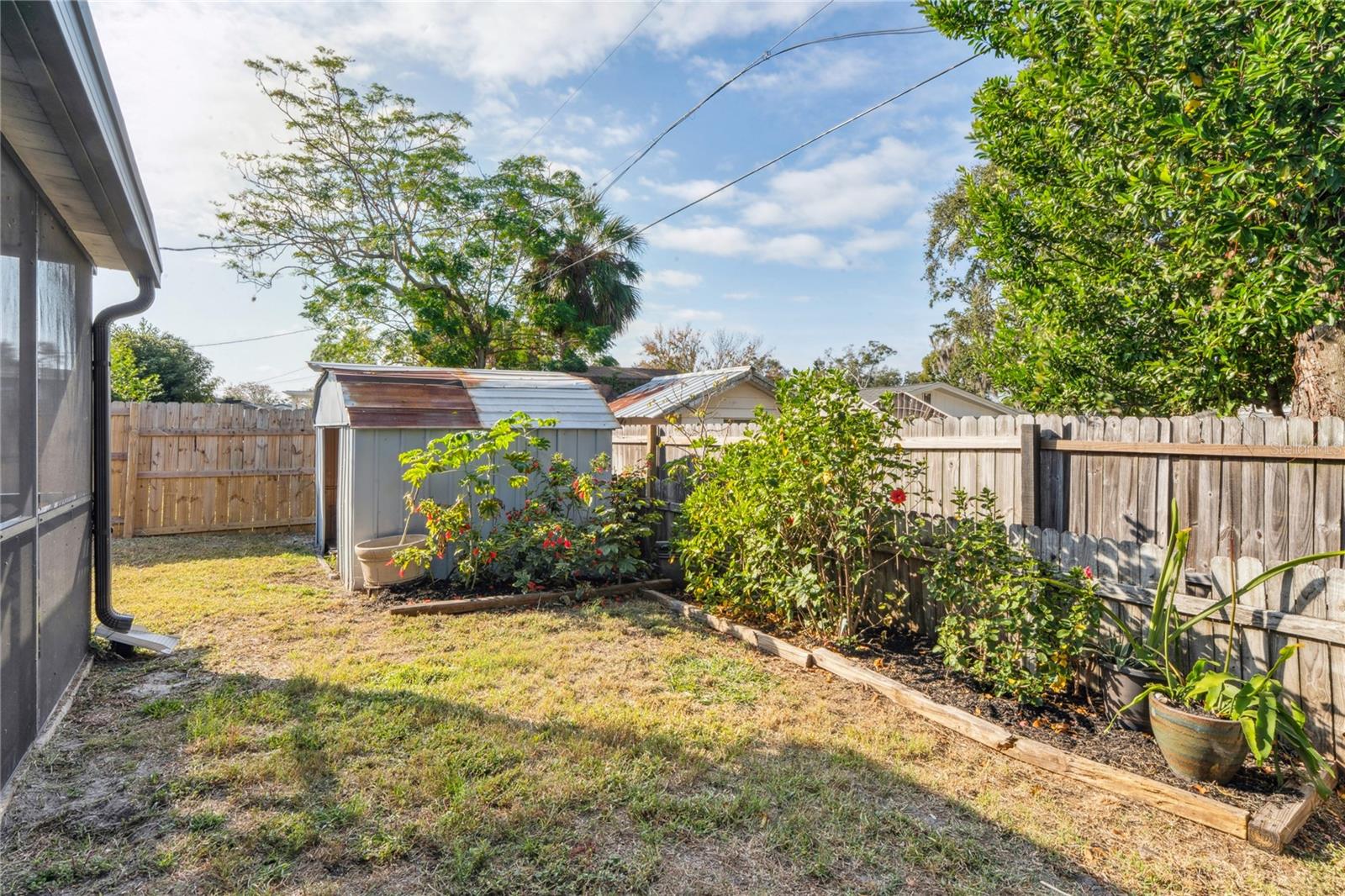 Listing photo id 44 for 3701 Devonshire Drive