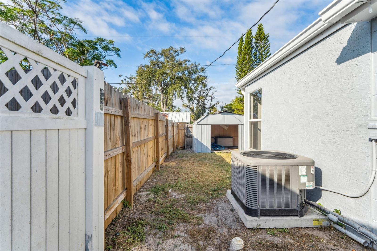 Listing photo id 45 for 3701 Devonshire Drive