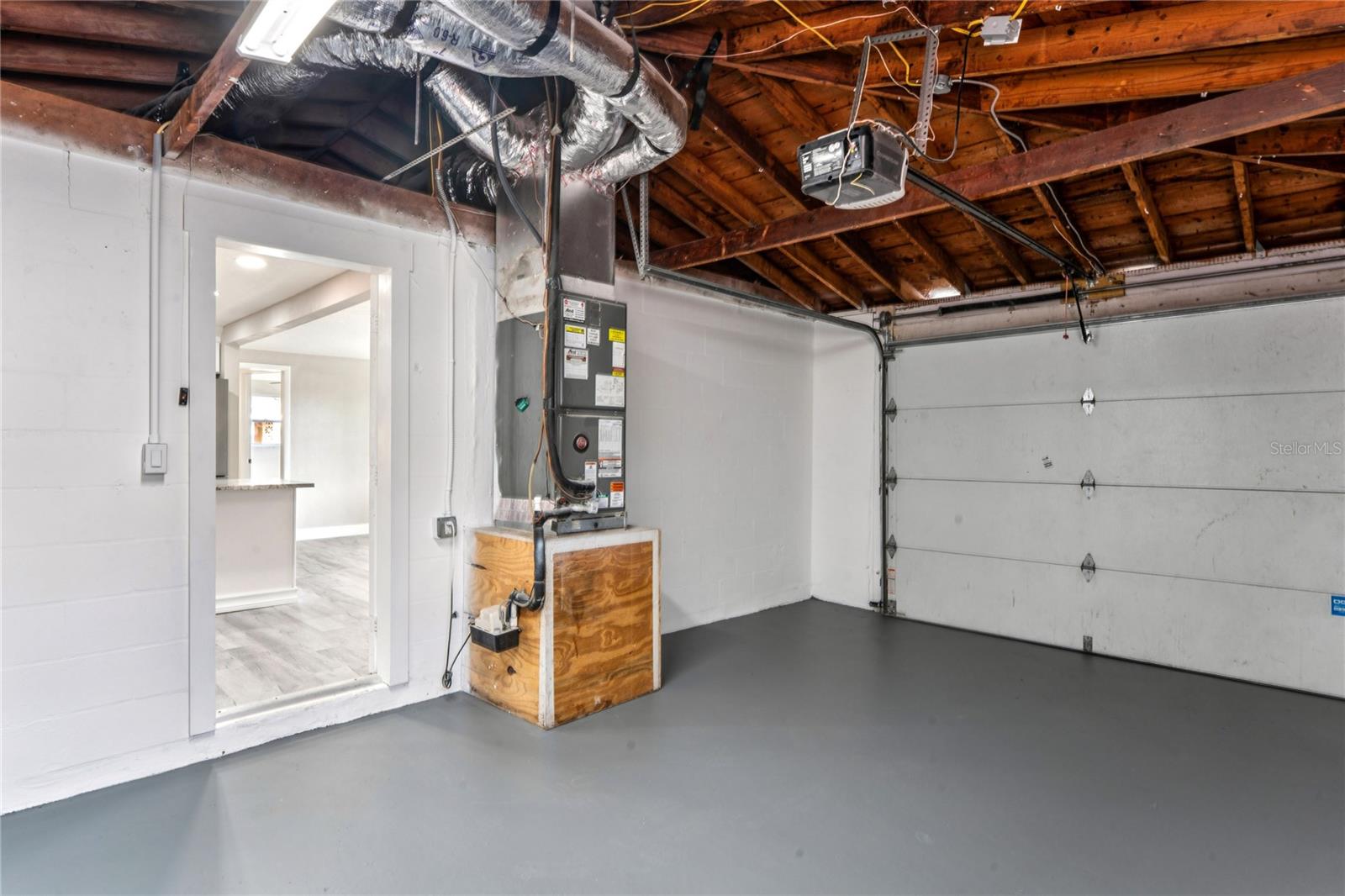 Listing photo id 47 for 3701 Devonshire Drive