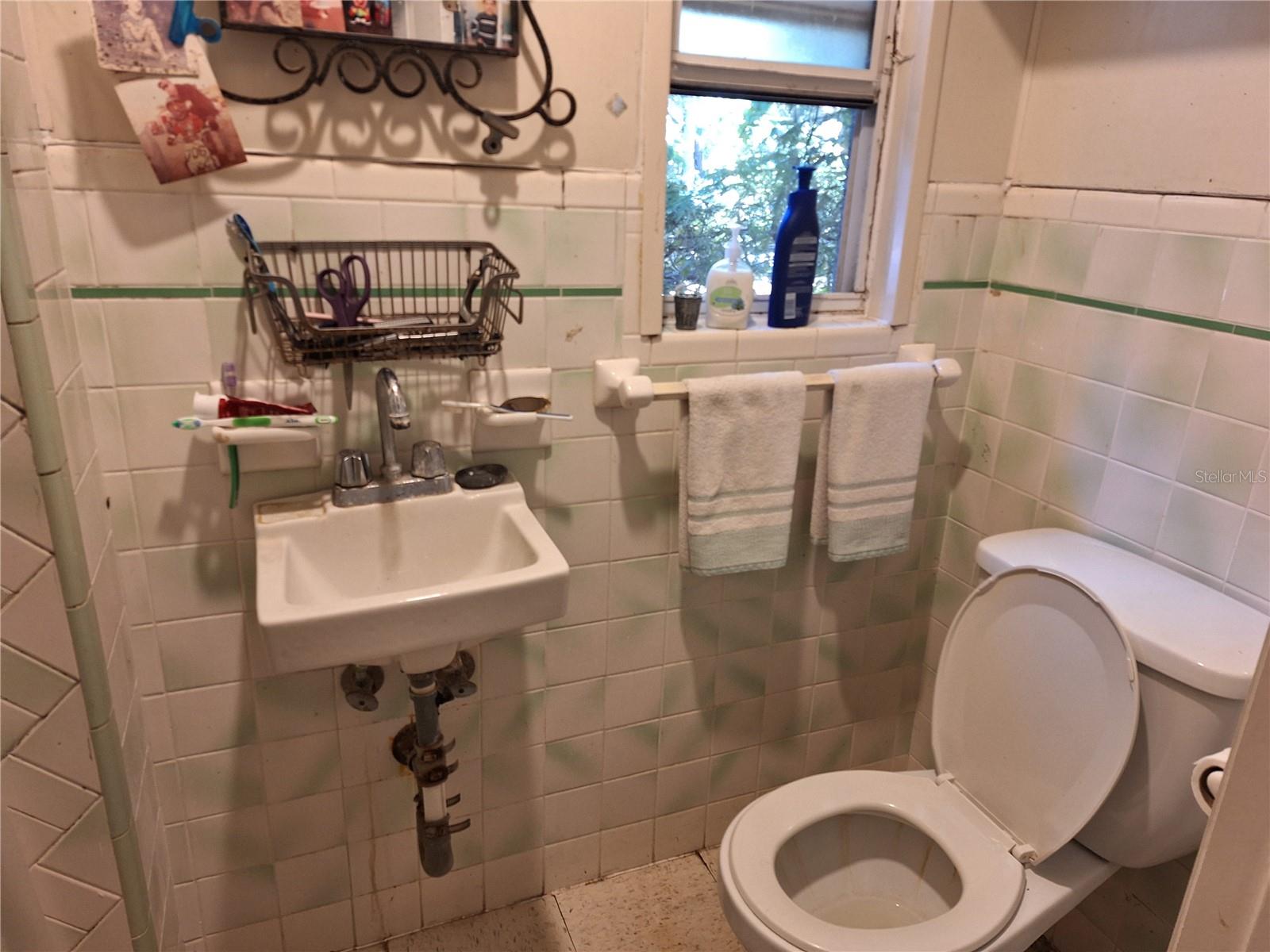 Image 40 of 69 For 5506 Carlton Road