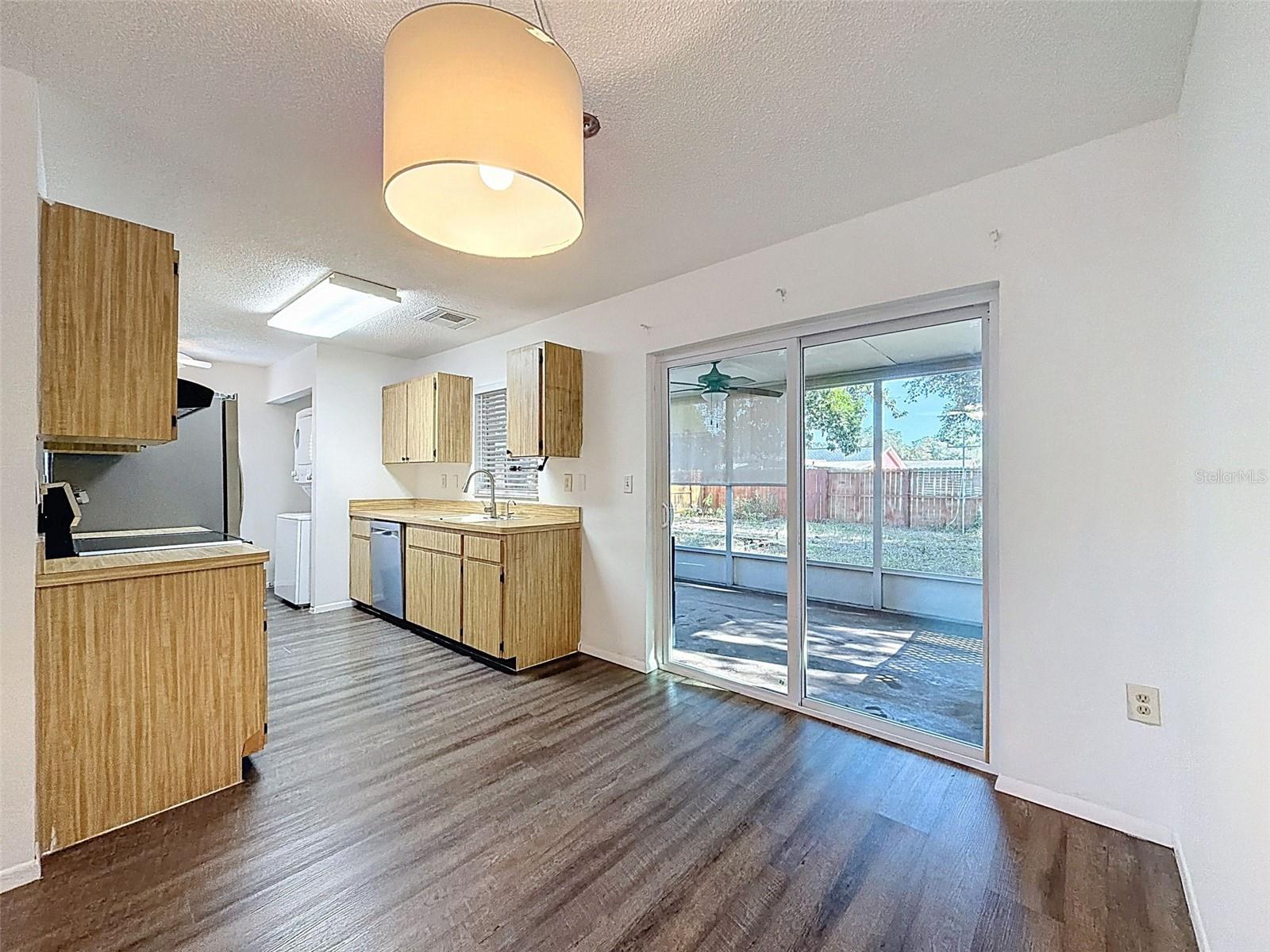 Image 11 of 41 For 10330 White Cedar St