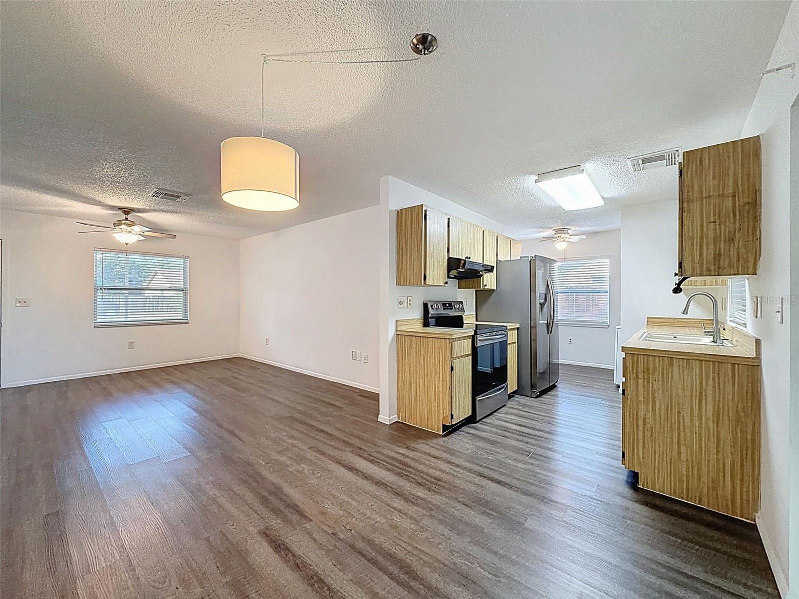 Image 12 of 41 For 10330 White Cedar St