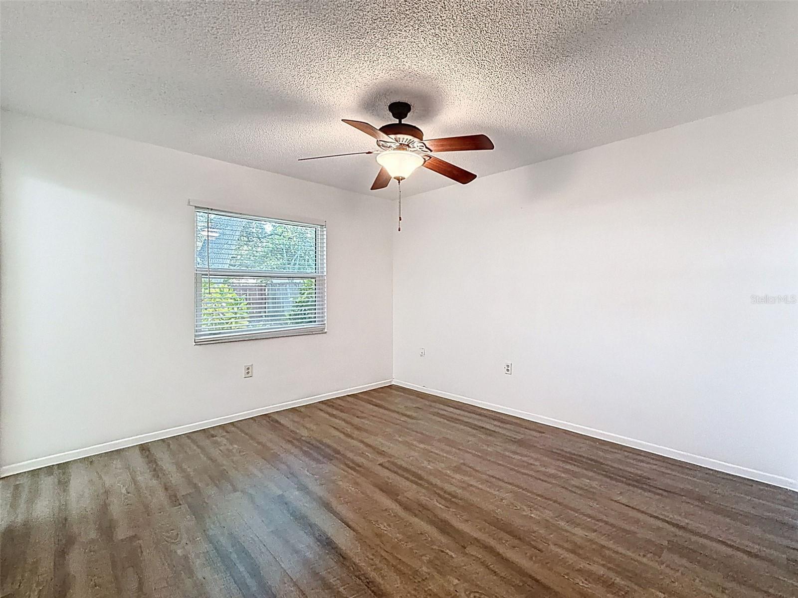 Image 18 of 41 For 10330 White Cedar St