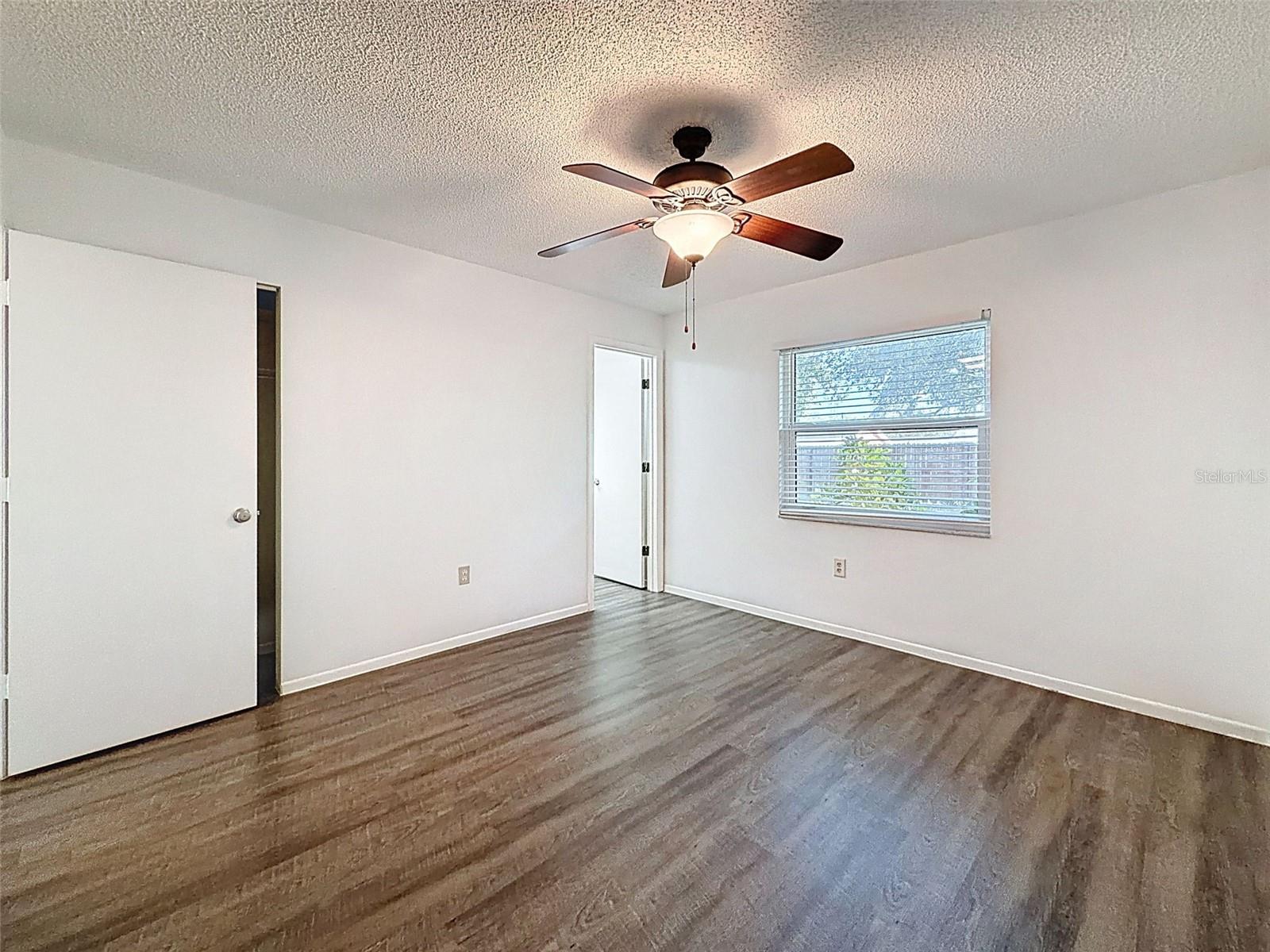 Image 19 of 41 For 10330 White Cedar St