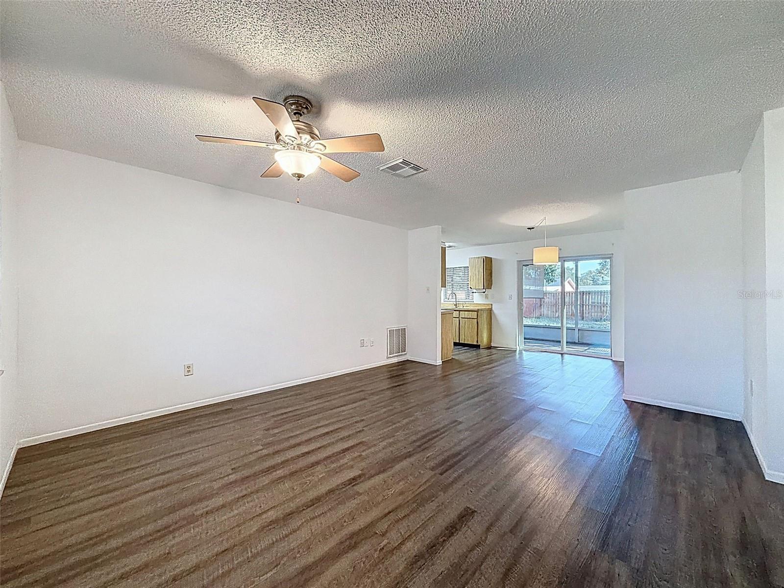 Image 9 of 41 For 10330 White Cedar St