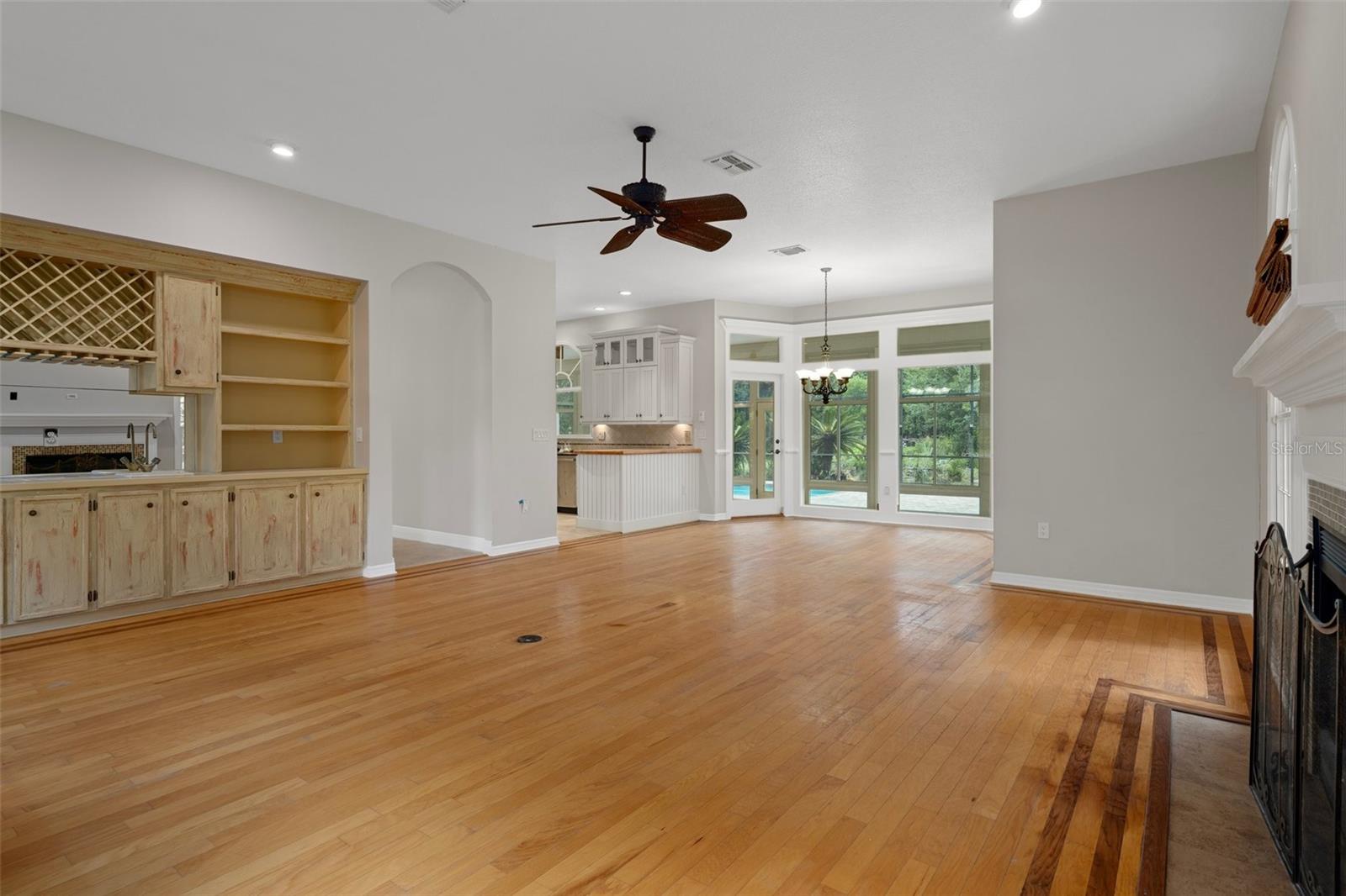 Image 15 of 100 For 7268 Crystal Spring Run