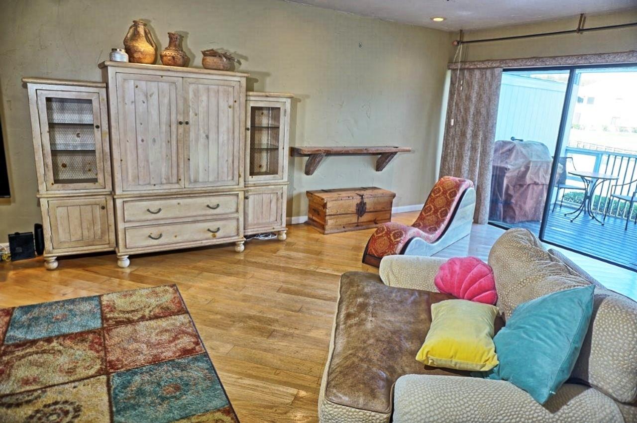 Image 2 of 35 For 1859 Mazo Manor U6