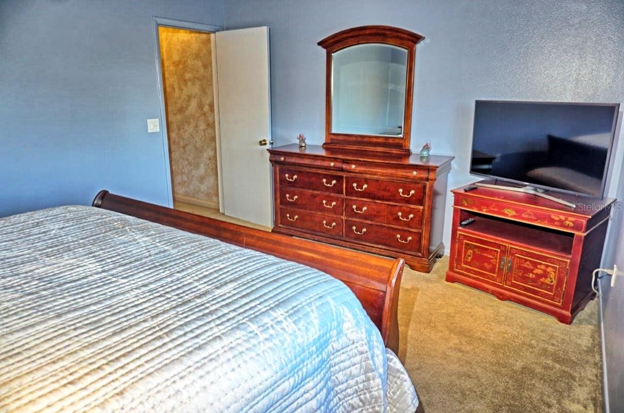 Image 23 of 35 For 1859 Mazo Manor U6