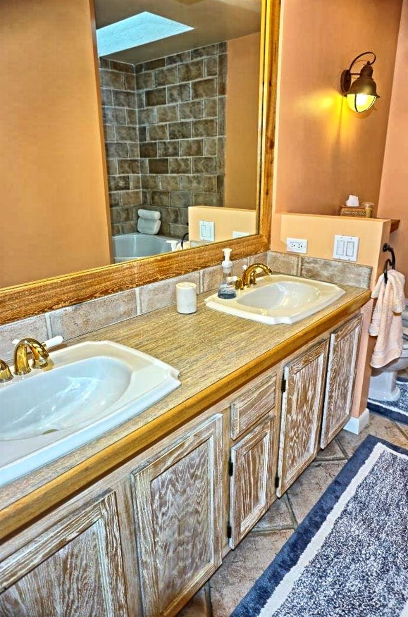 Image 25 of 35 For 1859 Mazo Manor U6